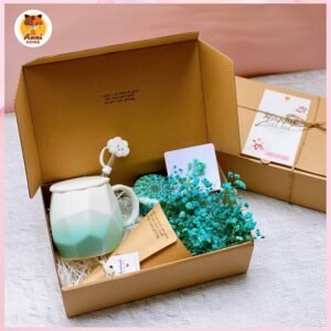 Sweet Gift Box (Mug, Scented Candle, Dried Flowers)