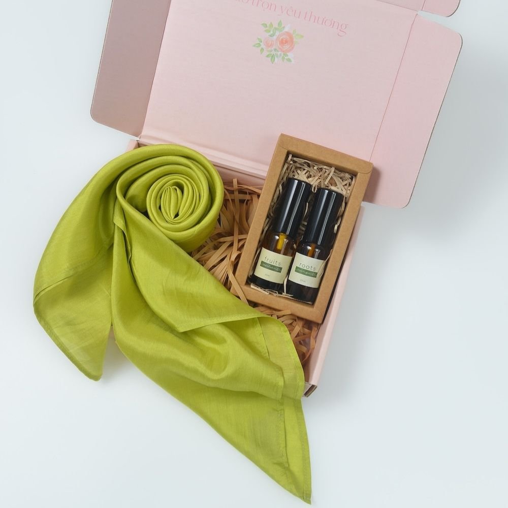 "Fragrant Season" Gift Set, Indulge In A Serene Experience, Gift Box With Silk Scraft And Linen Spray, Natural Ingredients, Thoughtful Gift For Her - Image 2