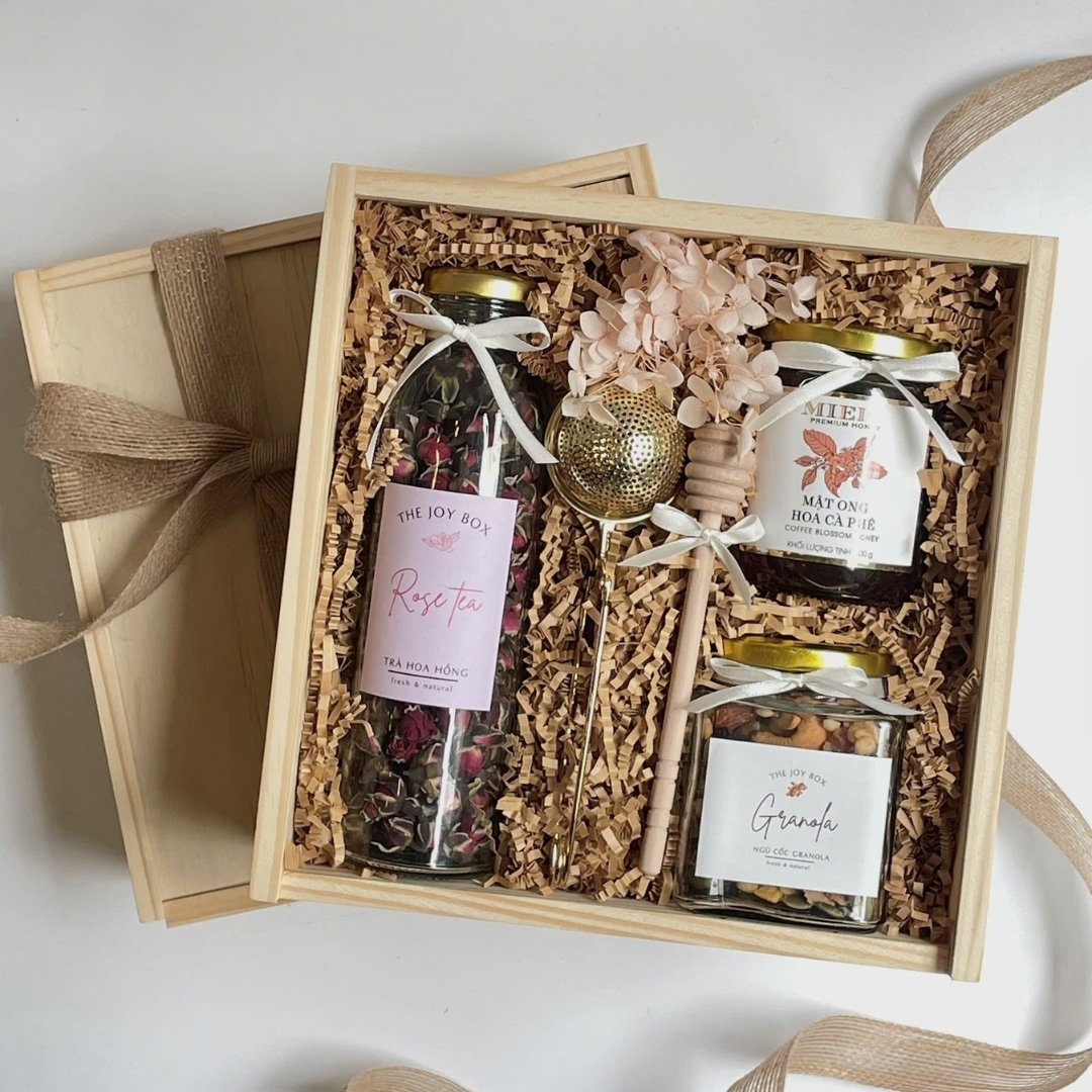 Joyful Season Gift Set, Pampering Gift, Soothing Vietnamese Herbal Tea, Pure Vietnamese Honey, Delectable Roasted Pistachios, Wooden Gift Box, Gift For Women - Image 8