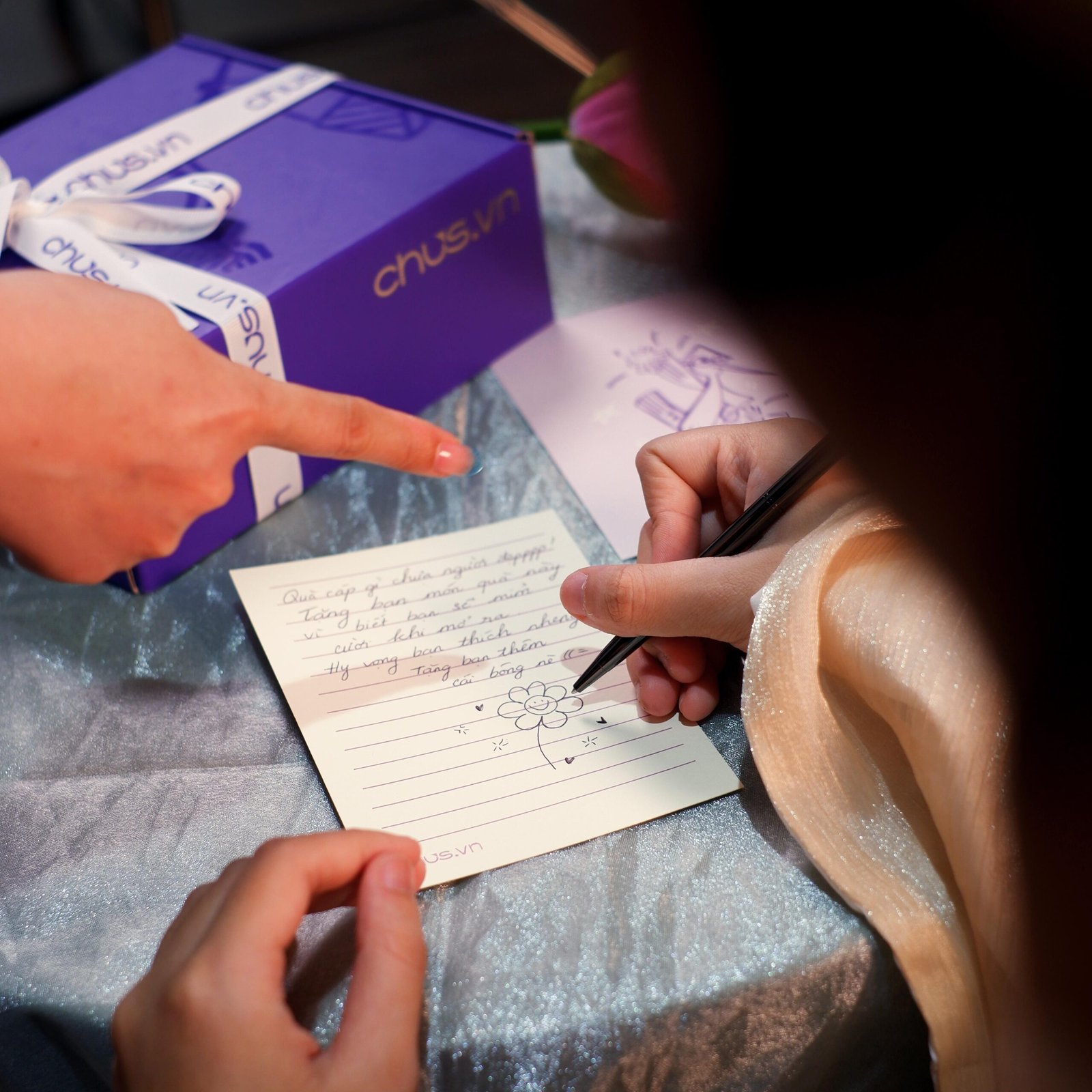 CHUS Exclusive Gift Box & Accessories Set, Transform Your Gifting Game, Exclusive Gift Box With Card Plus Ribbon & Stickers, Creative Purple Gift Box - Image 4