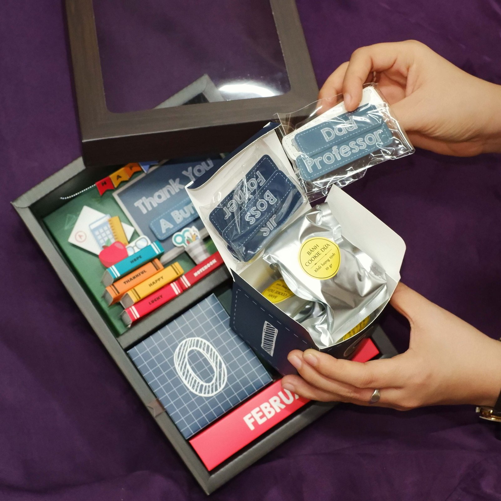 "Enlightenment" Personalized Gift Box, Custom Name & Corporate Logo Printing, Premium Sweets & Confectionery Gift Set, Desk Calendar, Gift For Teacher - Image 5