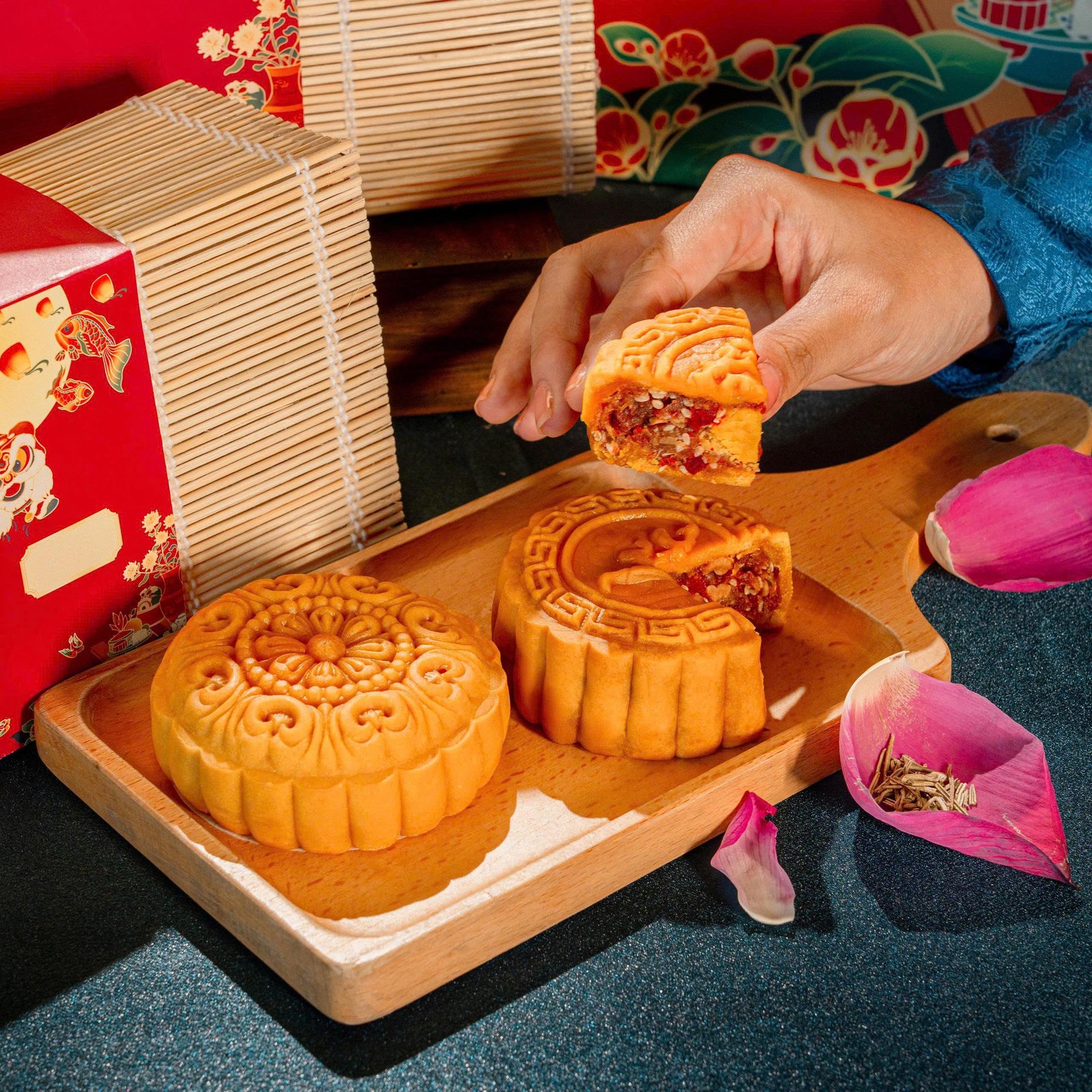 "Moons Of Serenity" Mid-Autumn Gift Box, A Touch Of Peace For Reunion Season, 6 Moon Cake Gift Set, Vietnamese Bamboo Souvenirs, Moon Festival Gift - Image 5
